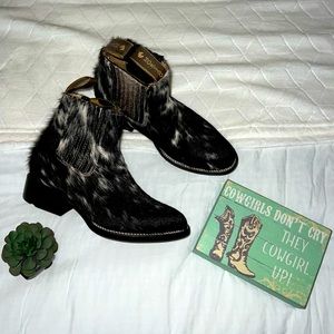 Cowhide Botines/Booties🖤🐮